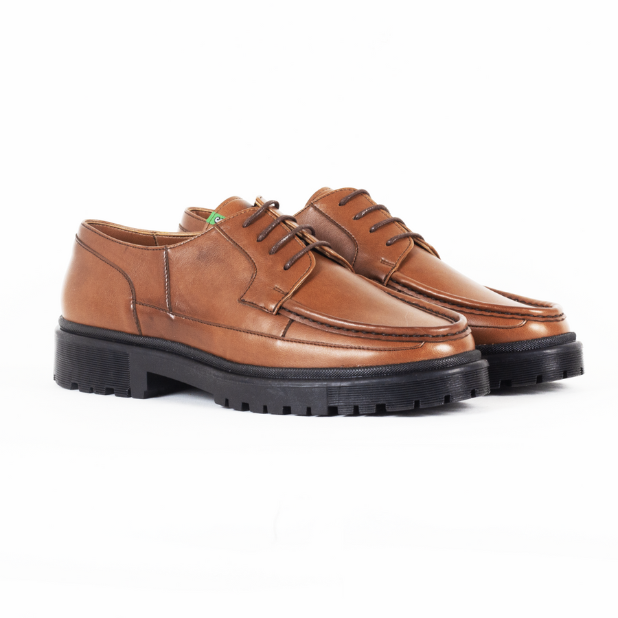 Cookie brown men's Supergreen black vegan derby in recycled vegetable corn leather, eco-friendly vegan shoes that are accessible and stylish. Ethical, ecological and responsible fashion, eco-design