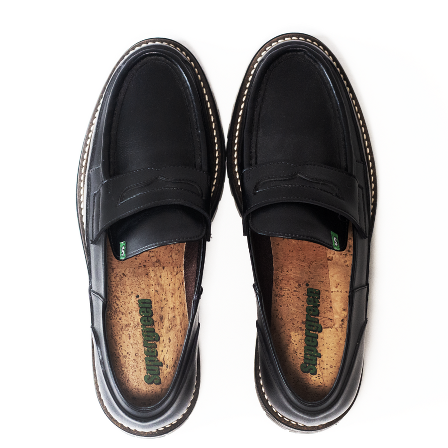 Mila Supergreen black moccasin for women, made of recycled and vegetable corn leather, eco-responsible, accessible and stylish vegan shoes. Ethical, ecological and responsible fashion, eco-design.
