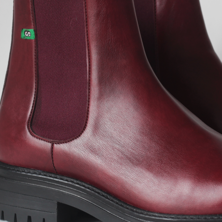 Chelsea boot Jerry woman vegan Supergreen burgundy corn leather and recycled, vegan shoes eco-responsible, accessible and stylish. Ethical, ecological and responsible fashion, eco-design.