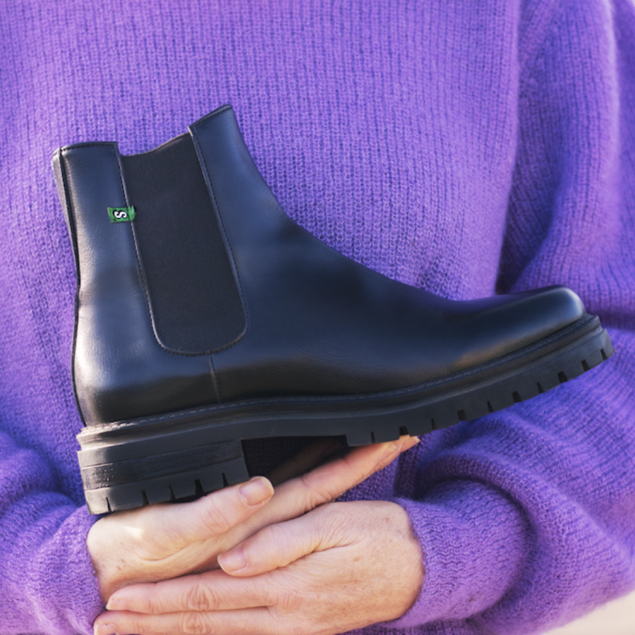 Chelsea boot Jerry femme vegan Supergreen noir en cuir de maïs végétal et recyclé, des chaussures vegan éco-responsables, accessibles et stylées. Mode éthique, écologique et responsable, éco-conception.